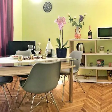 Apartment Zen - One Bedroom Split