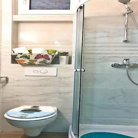 Zen - One Bedroom * Split